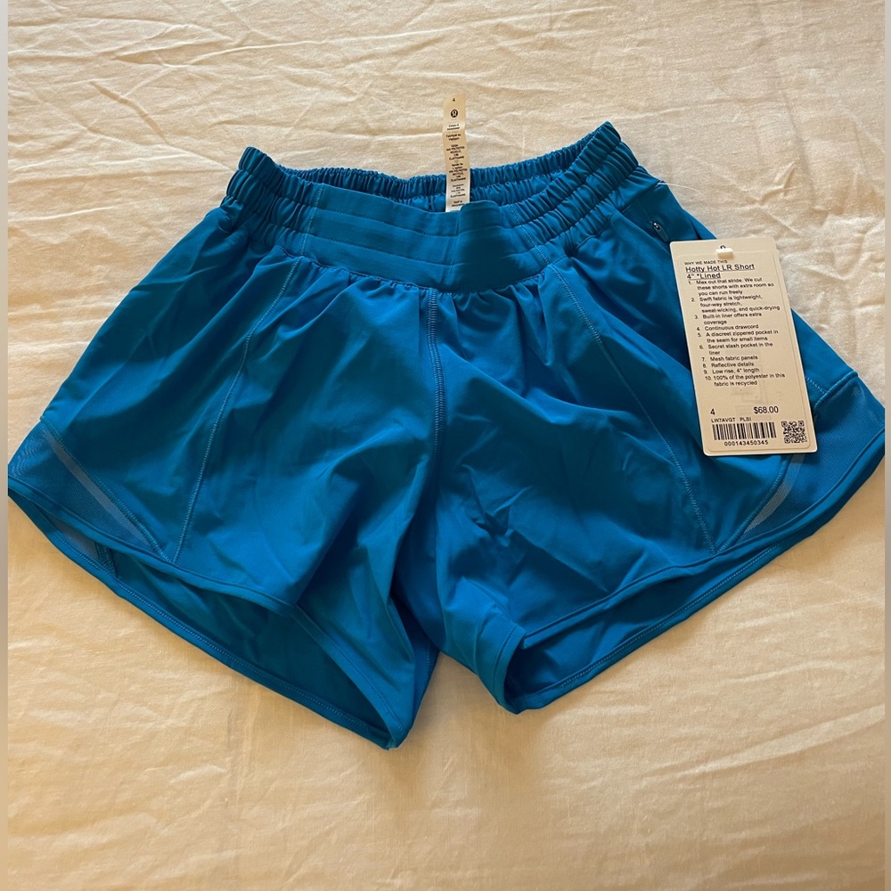 Lululemon Hotty Hot Low-Rise Lined Short 4”. Color Poolside. Size 4. Never worn.